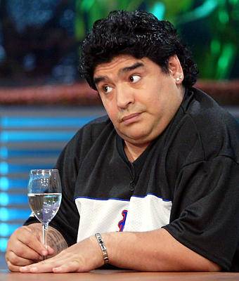 Maradona operohet pas kafshimit në fytyrë nga qeni