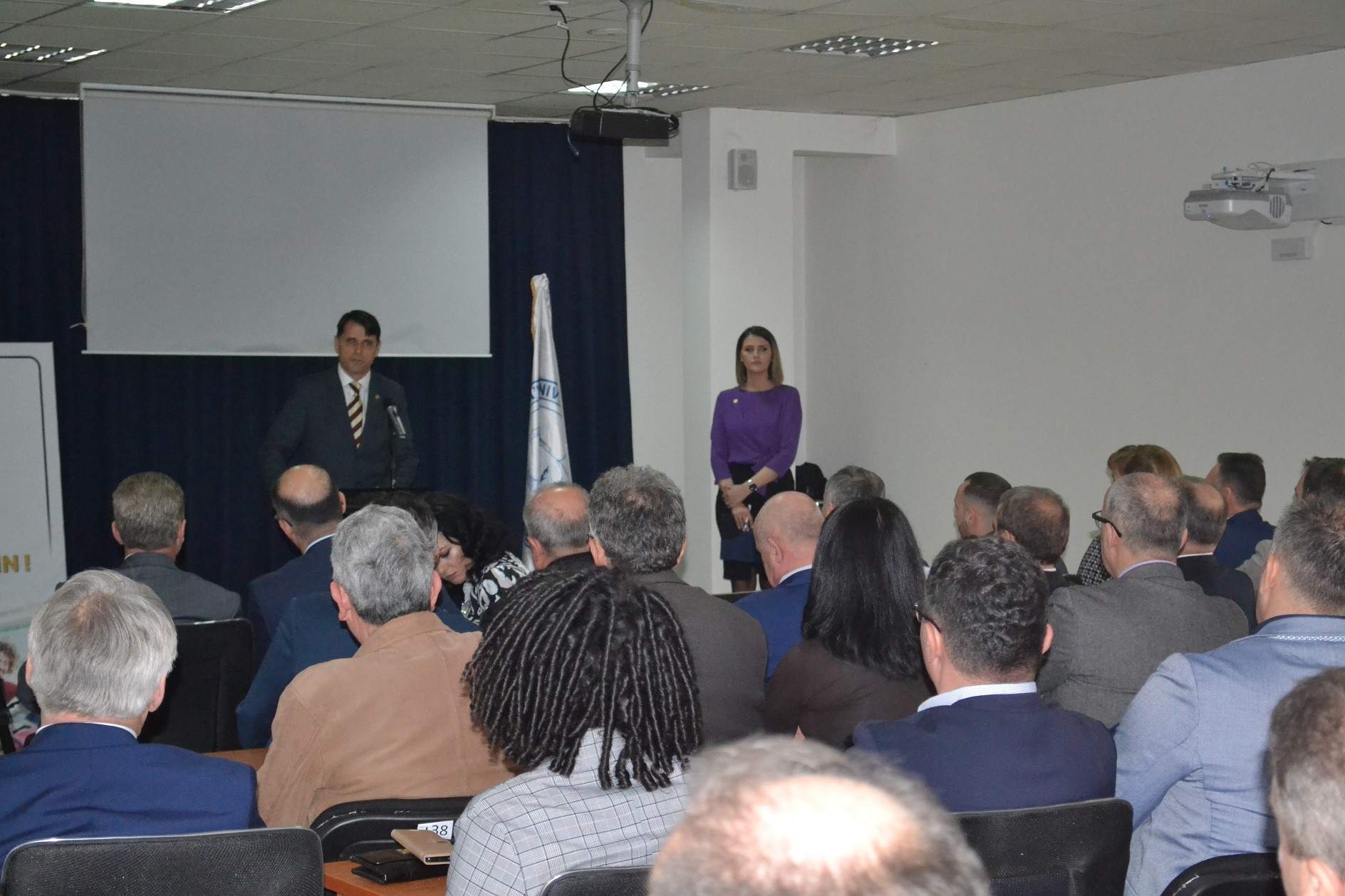 Universiteti “Kadri Zeka” në Gjilan ka shënuar 6 vjetorin e themelimit . 