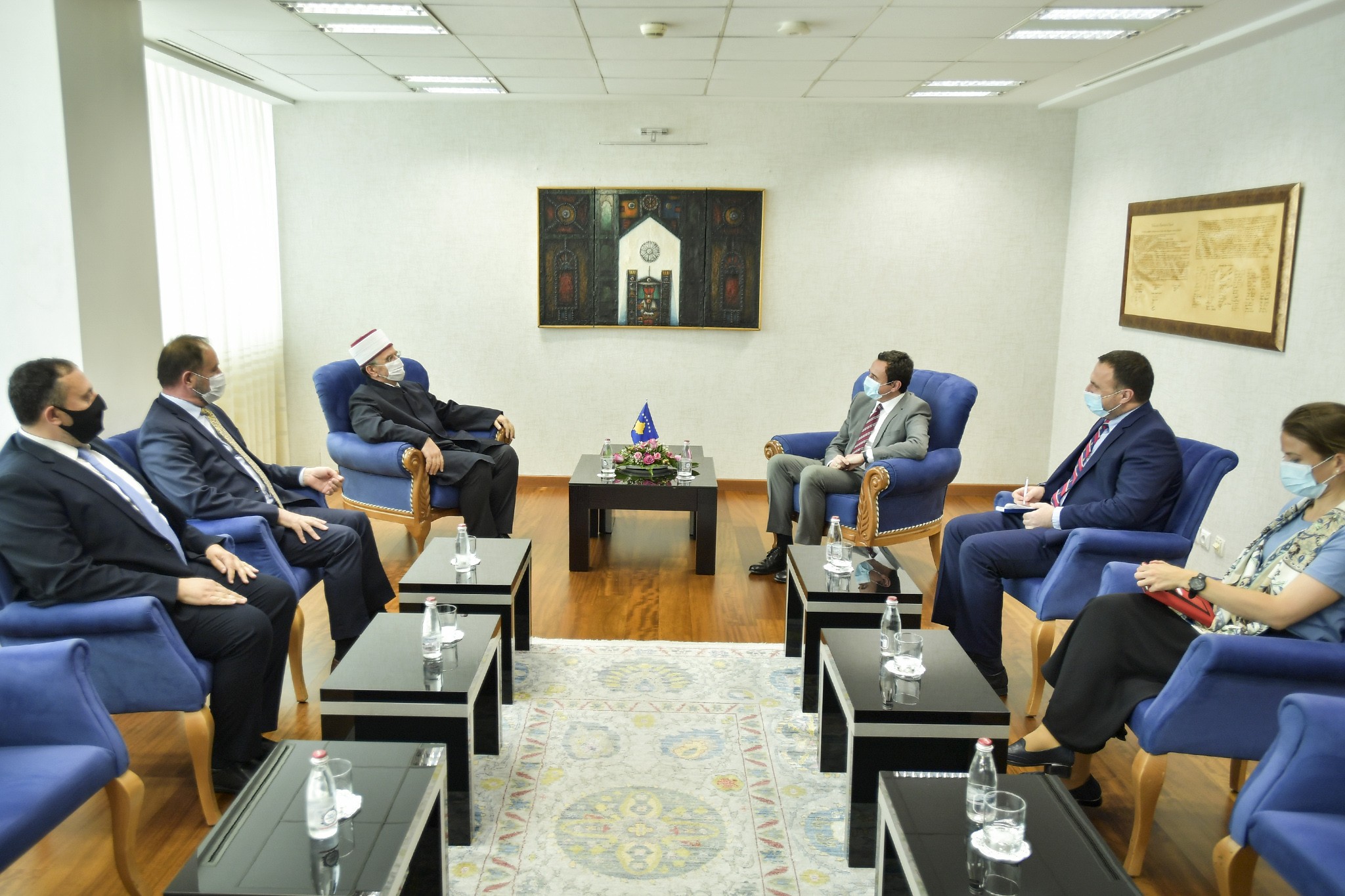 Kryeministri Kurti priti në takim kryetarin e Bashkësisë Islame, Myftiun Tërnava