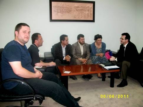 Agani dhe delegacioni i KOMRA-s diskutojnë për të pagjeturit