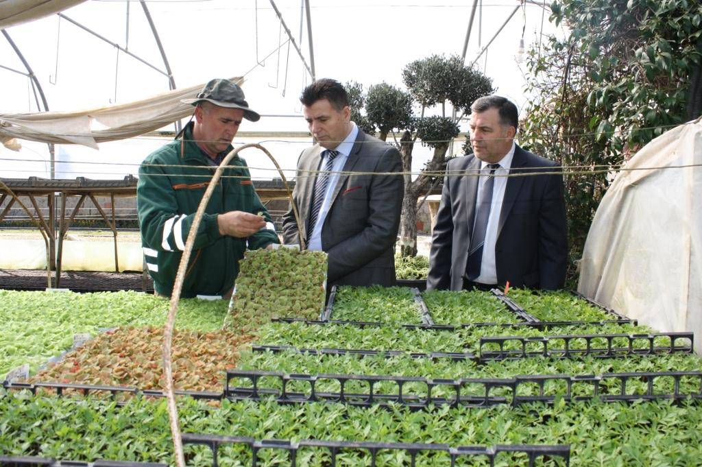 Kryetari Bahtiri premton përkrahje për prodhuesit vendor