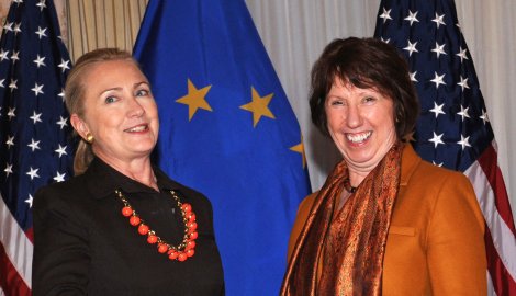 Clinton e Ashton të vendosura që Serbia e Kosova të avancojn dialogun