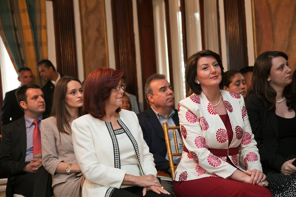 Presidentja Jahjaga u shpall Qytetare nderi e qytetit të Panamasë