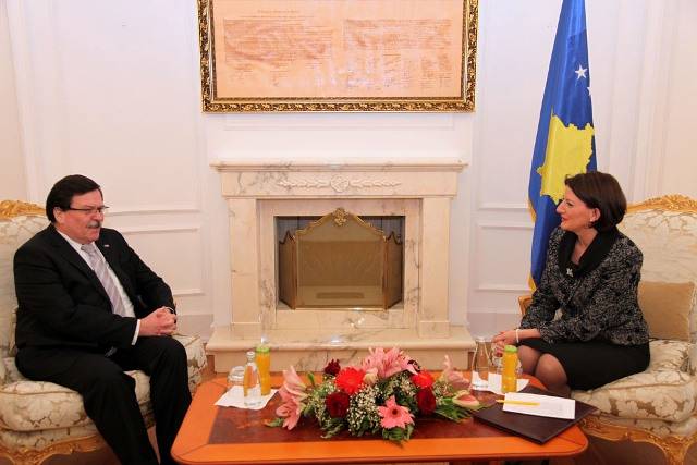 Presidenti kroat Ivo Josipoviq uron Presidenten Jahjaga