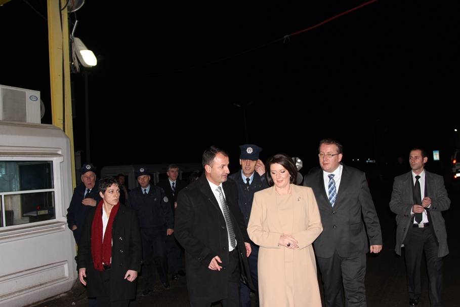 Presidentja Jahjaga vizitoi QKUK-në dhe Policinë në Merdar