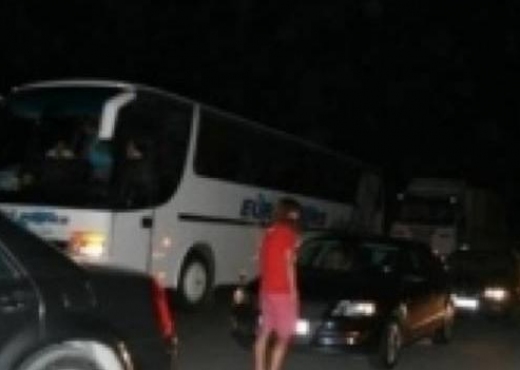 Autobusët e Kosovës goditen sërish me gurë në Kukës