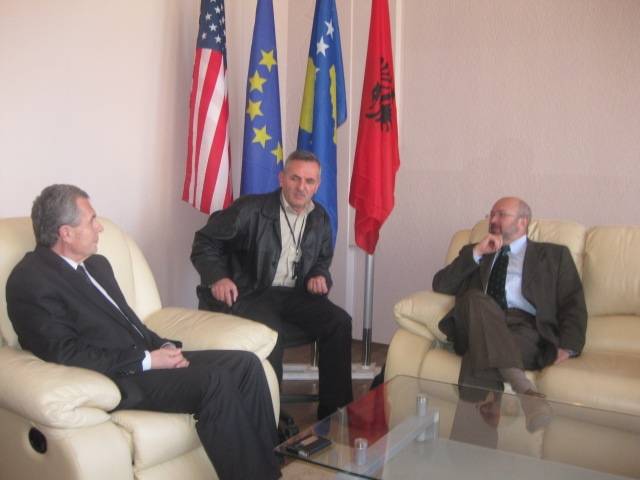 UNMIK-u të ndikoj të serbet që të respektojnë shtetin e Kosovës