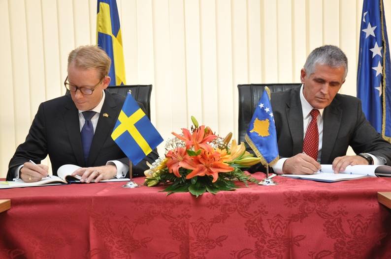 Kosova dhe Suedia nënshkruan marrëveshja për Ri-pranim 