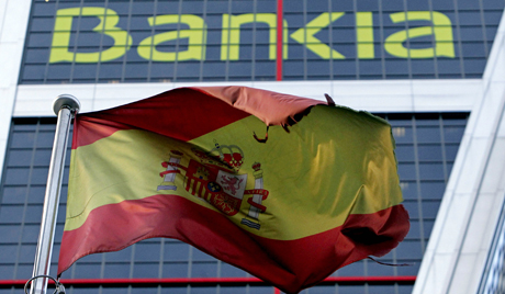 Spanja mendon se Greqia duhet të qëndrojë në euro