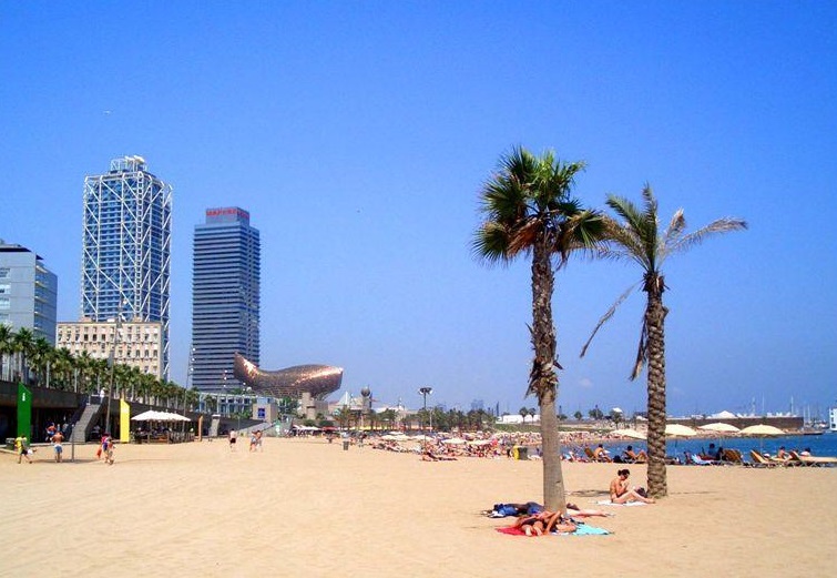 Spanjë, turizmi i huaj arrin shifër rekord prej 48,8 milionë personash