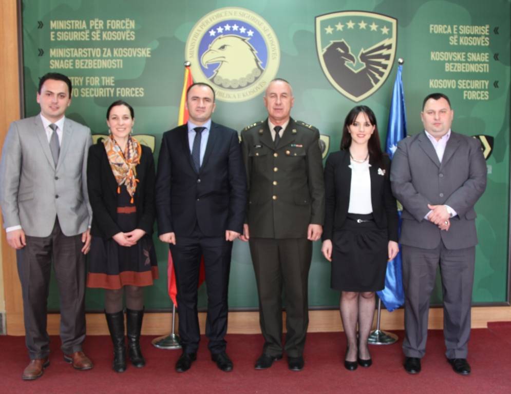 Kosova e Maqedonia nënshkrujnë bashkëpunimin në fushën ushtarake
