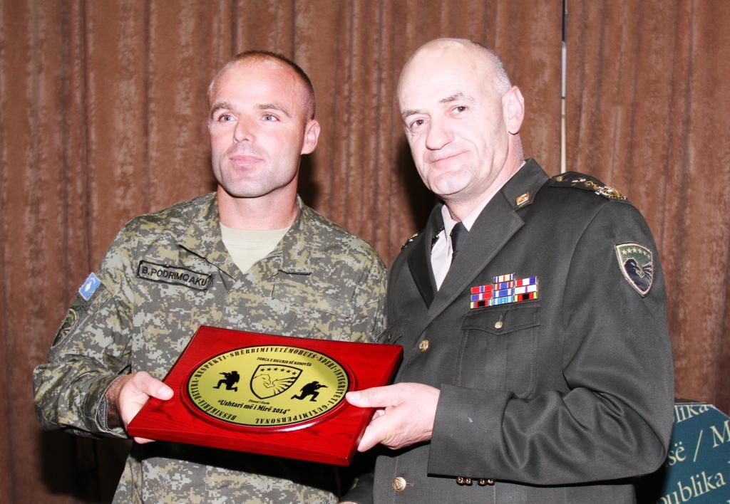 Binak Podrimçaku shpallet ushtari më  i mirë i FSK-së  