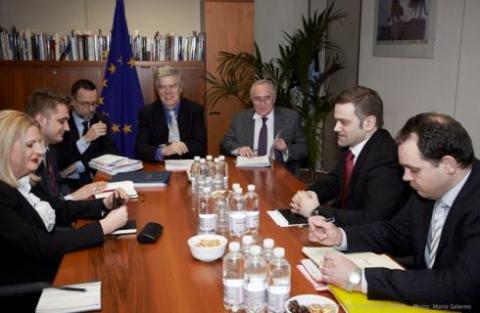 Pikat doganore negociohen në bisedimet Kosovë-Serbi