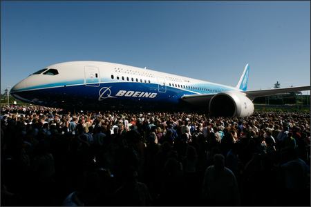 Boeing dorëzon produktin e parë të avionëve 787 