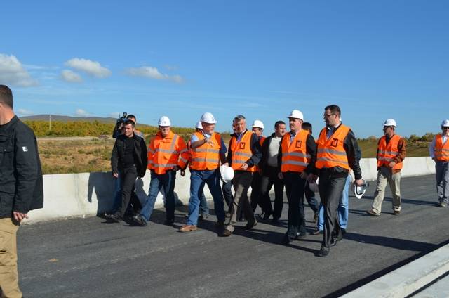 Thaqi e Mujota inspektuan punimet e Autostradës Vërmicë -Merdar