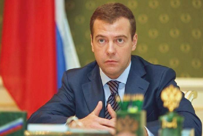 Medvedev paralajmëron për krizën ekonomike botërore 