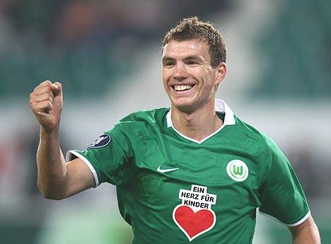 Wolfsburg refuzon 60 milion euro për Edvin Dzeko