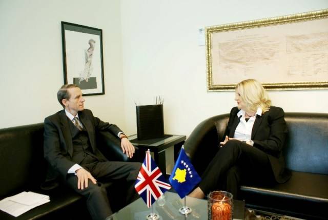 Britania do ta ndihmojë Kosovën drejt sukseseve të reja