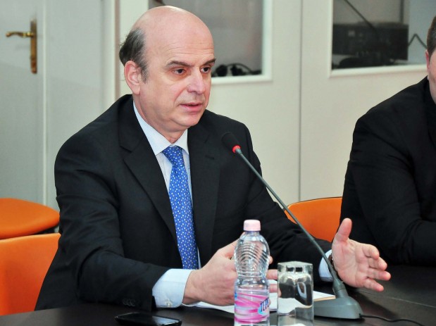 Ministri i jashtëm i Shqipërisë viziton Kosovën