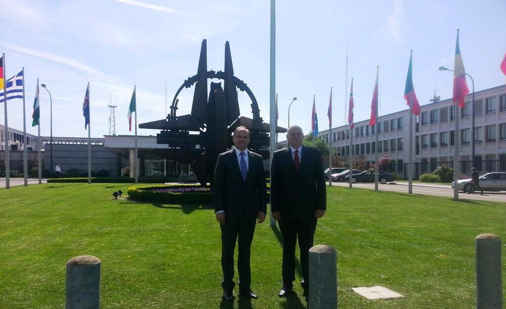 Hoxhaj e Çeku vizituan selinë e NATO-s në Bruksel