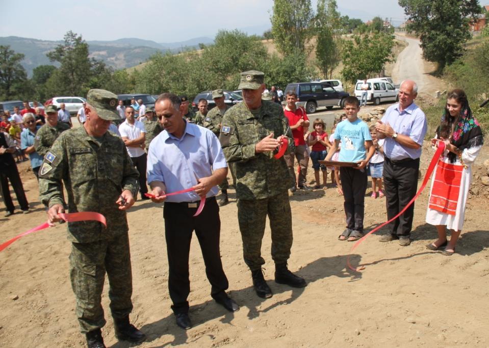 FSK ndërton rrugën prej 7.6 km në fshatin Paldenicë-Dermjak