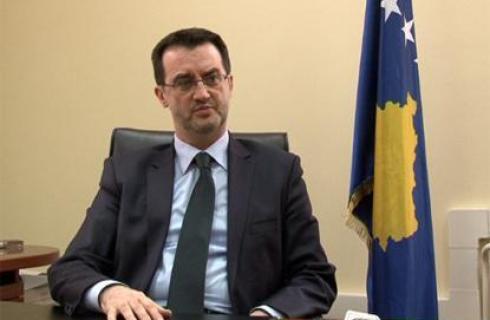 Ministri Agani po qëndron në Maqedoni