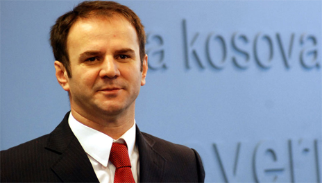 Ministri Kuçi ka udhëtuar për vizitë zyrtare në Mbretërinë e Bashkuar