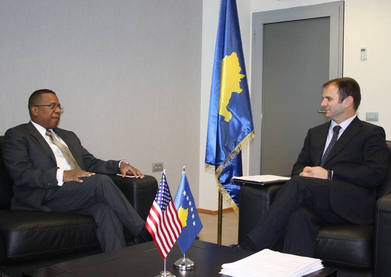 SHBA vazhdojnë përkrahjen për sundimin e ligjit në Kosovë