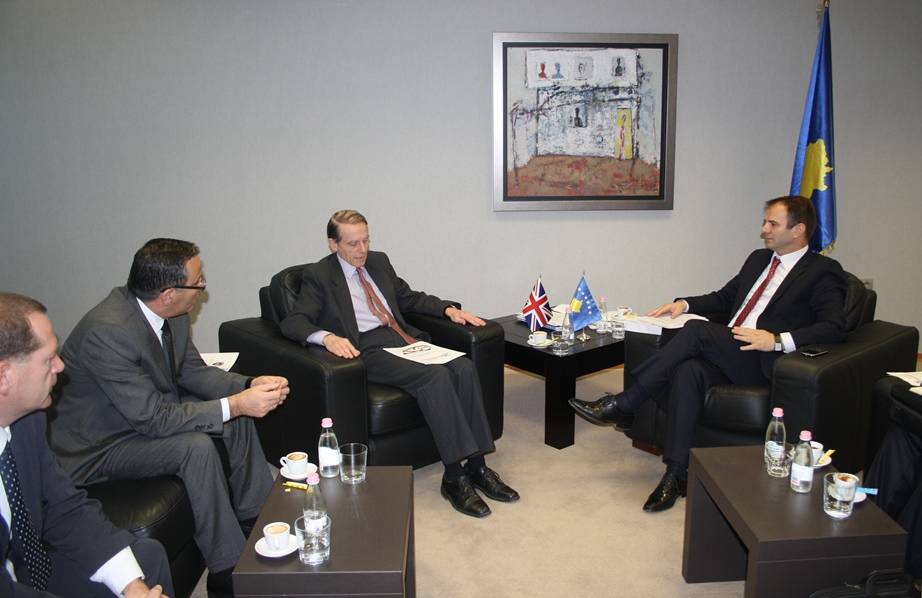 Ministri Kuçi ftohet për vizitë në Mbretërinë e Bashkuar