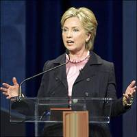 Hillary Clinton uroi Presidenten Atifete Jahjaga