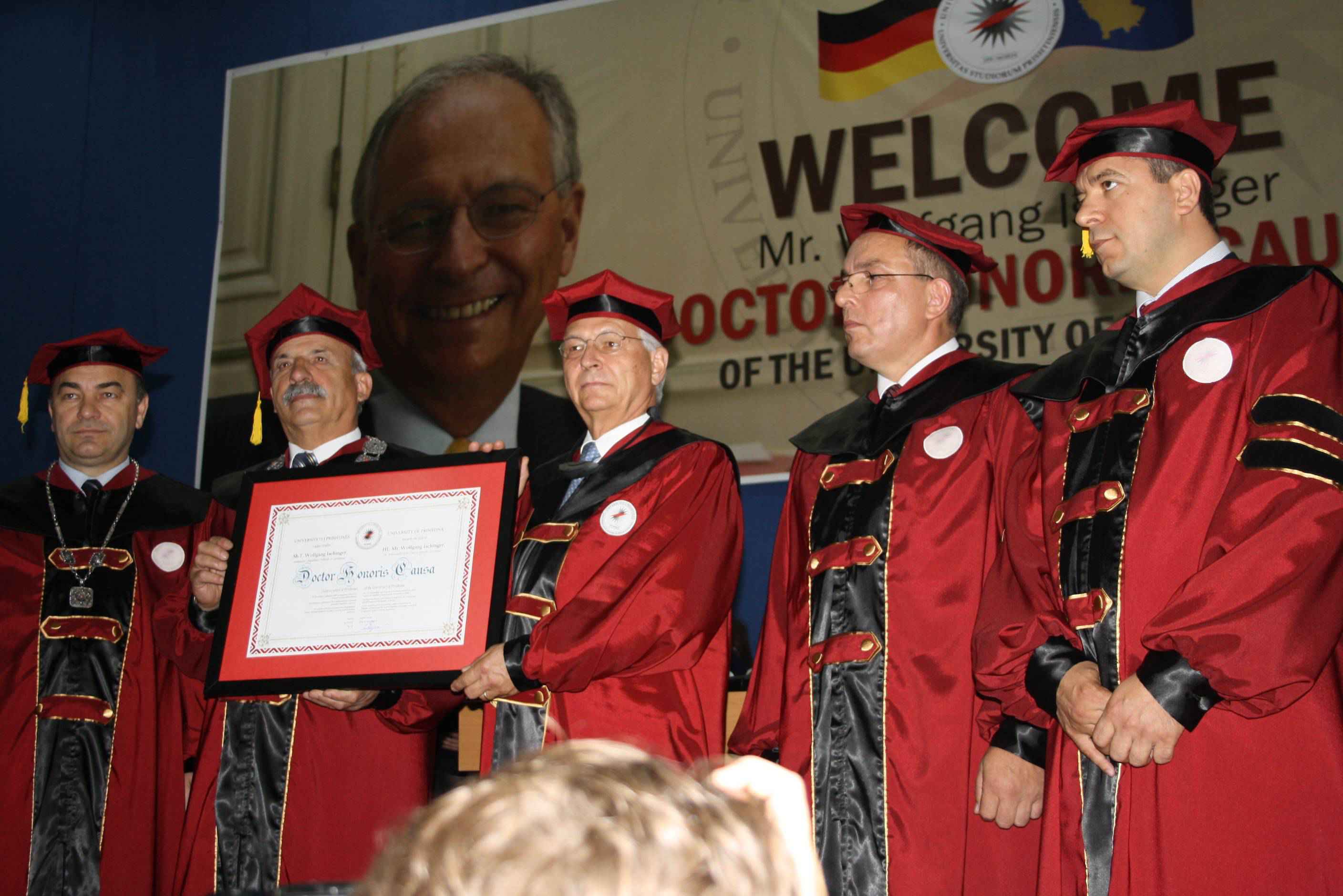 Ambasadori Ischinger nderohet më çmimin “Doctor Honoris Causa”