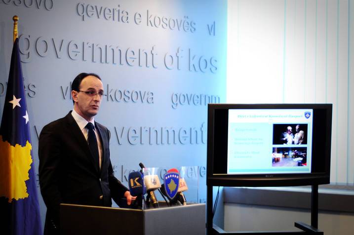 Serbia nuk lejon Makollin të vizitojë Preshevën