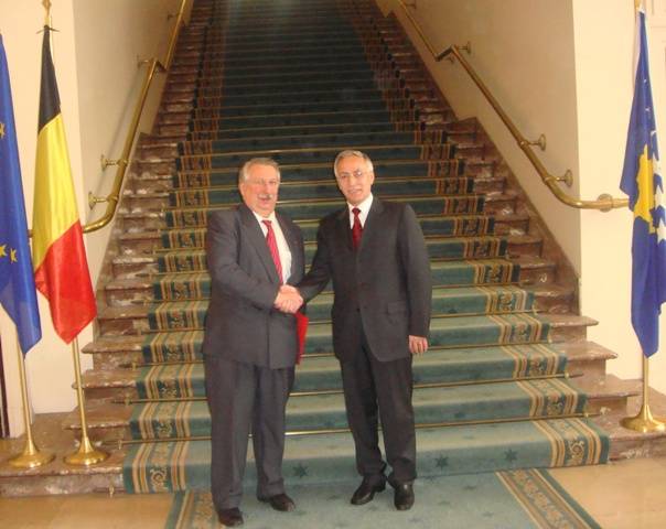 Kryetari Krasniqi e ftoi homologun belg për vizitë në Kosovë