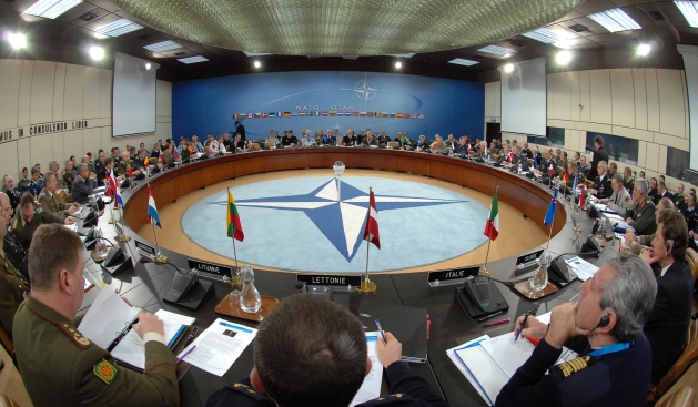 NATO i dërgon sërish mesazh Rusisë