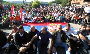 Serbët e veriut protestojnë kundër marrëveshjes Kosovë - Serbi