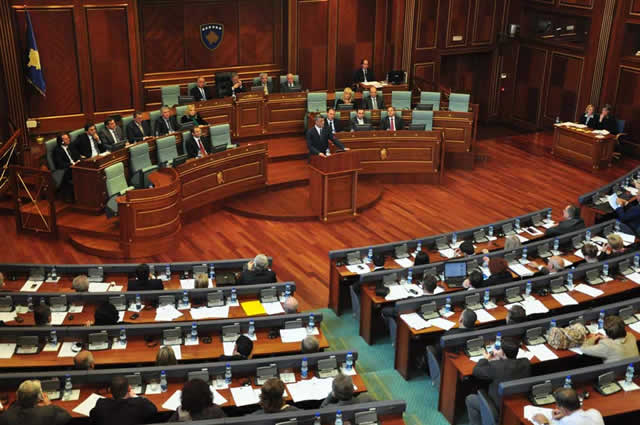 Kuvendi sot pritet të miratojë rezolutë për bisedimet me Serbinë