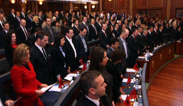 Kuvendi miratoi rezolutën për bisedime me Beogradin