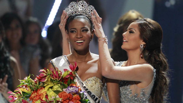 Miss Angola merr kurorën e Miss Universe