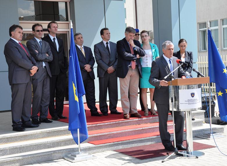 EULEX i dhuroi 70 vetura Ministrisë së Punëve të Brendshme  