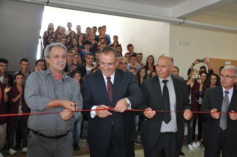 Ministri Buja përuroi shkollën “Hivzi Sulejmani” në Fushë Kosovë