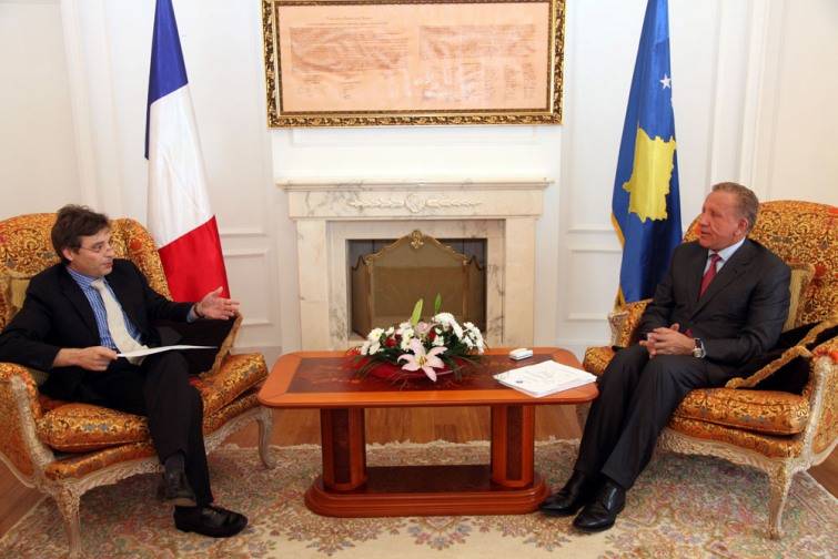 Sarkozy uron Pacollin, siguron për përkrahjen Francës  