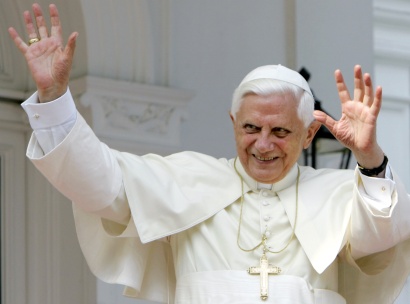 Papa Benedikt kritikon politikat ekonomike si shkaktare të krizës