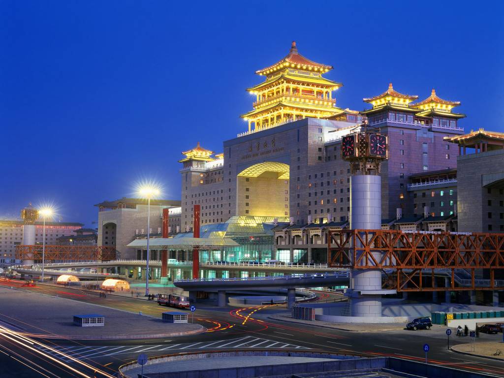 Kinë: Investimet e huaja rriten mbi 100 miliardë dollarë në 2010 