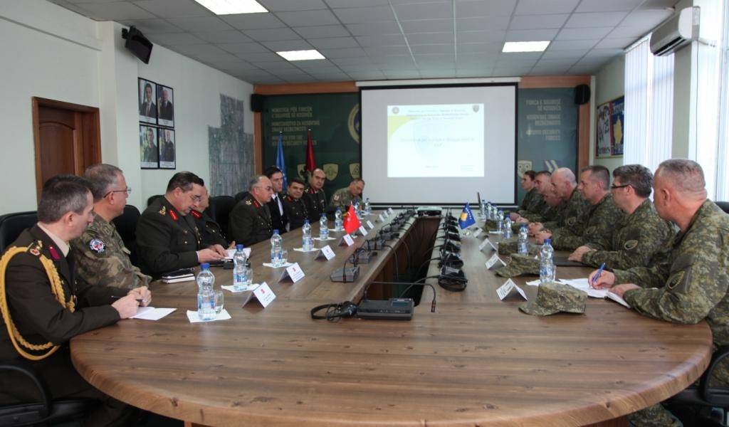 Pesë gjeneral të Turqisë vizituan ministrinë e FSK-së