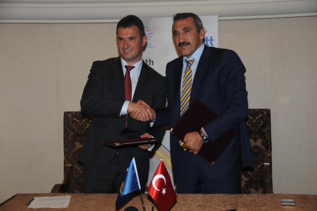 Posta e Kosovës nënshkruan Marrëveshje me Postën Turke