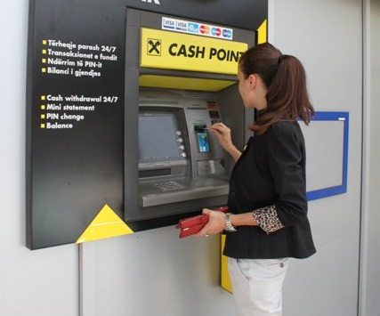 Nëse Greqia del nga euro, bllokohet tërheqja e parave nga ATM