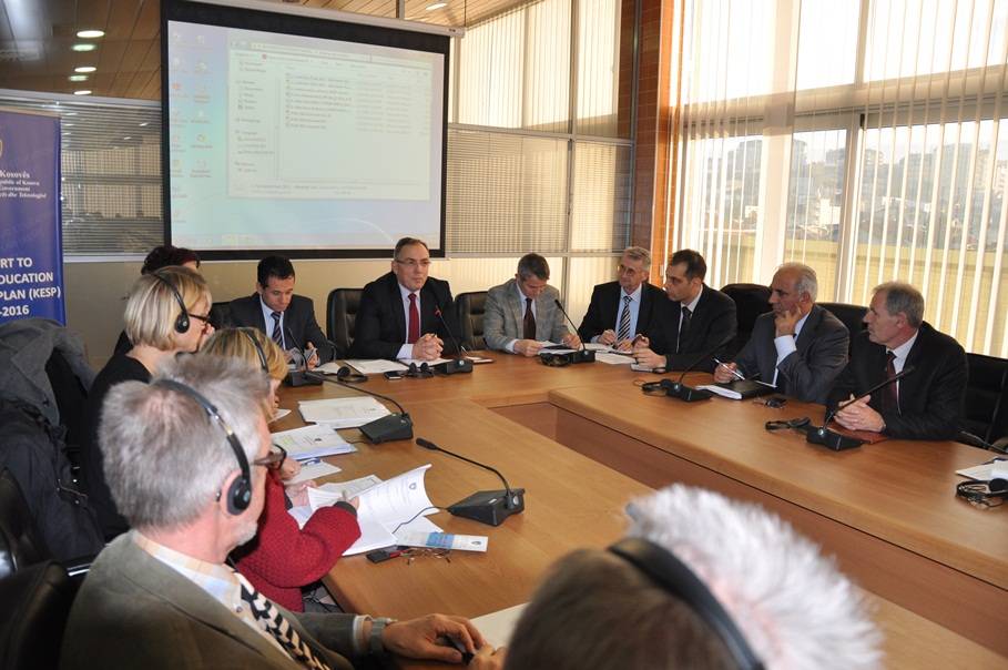 Ministri Buja në takimin me donatorët e arsimit në Kosovë