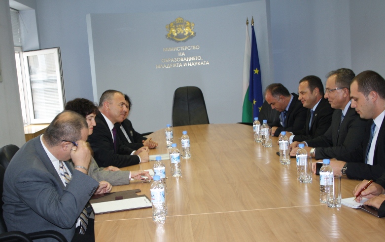 Ministri Buja e fton ministrin Ignatov që ta vizitojë Kosovën 