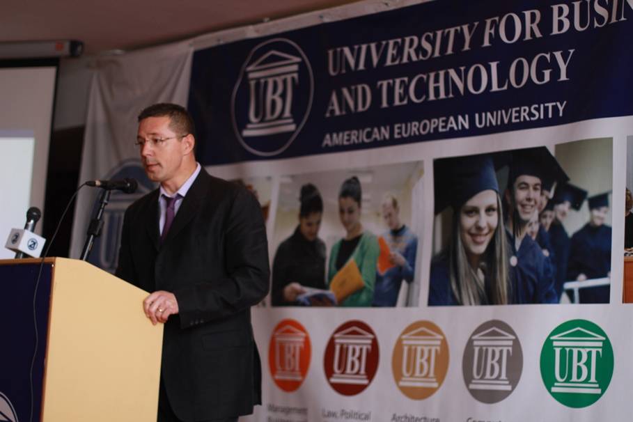 Rektori i Universitetet të Vlorës vizitoi UBT-në
