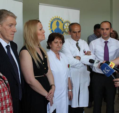 Rotary Club i dhuroi donacion Klinikës Pediatrike në QKUK